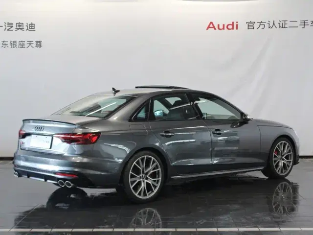 Audi S4 — Фото автомобиля 5