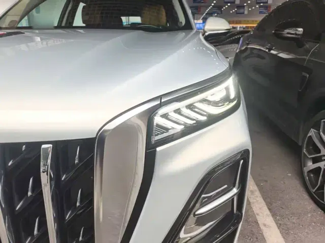 Hongqi HS5 — Фото автомобиля 23