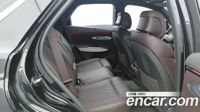Genesis GV70 — Фото автомобиля 18