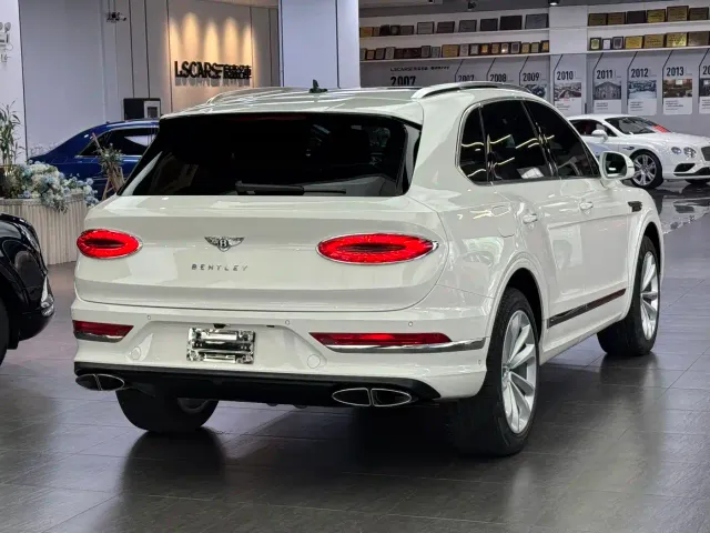 Bentley Bentayga — Фото автомобиля 6