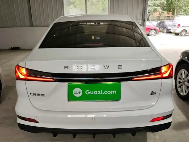Roewe i5 — Фото автомобиля 5