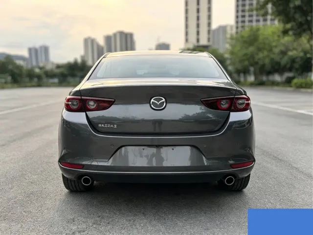 Mazda Axela — Фото автомобиля 5