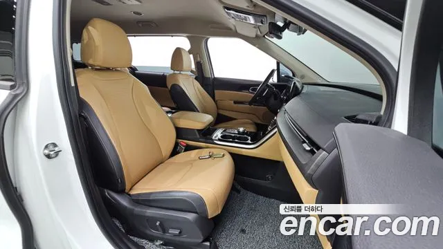 Kia Carnival Generation 4 — Фото автомобиля 16