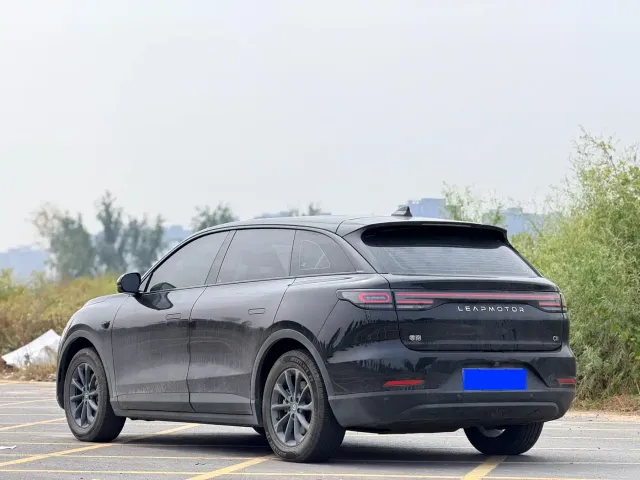 Leapmotor C11 — Фото автомобиля 4