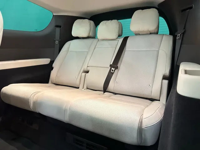 Li Auto MEGA — Фото автомобиля 5