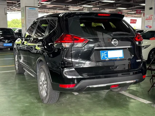 Nissan X-Trail — Фото автомобиля 4