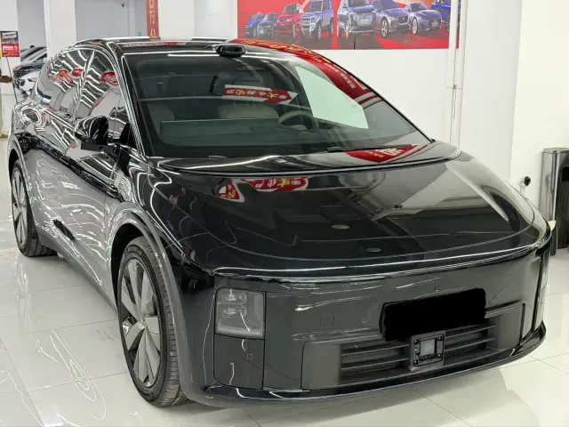 Li Auto i6 — Фото автомобиля 3