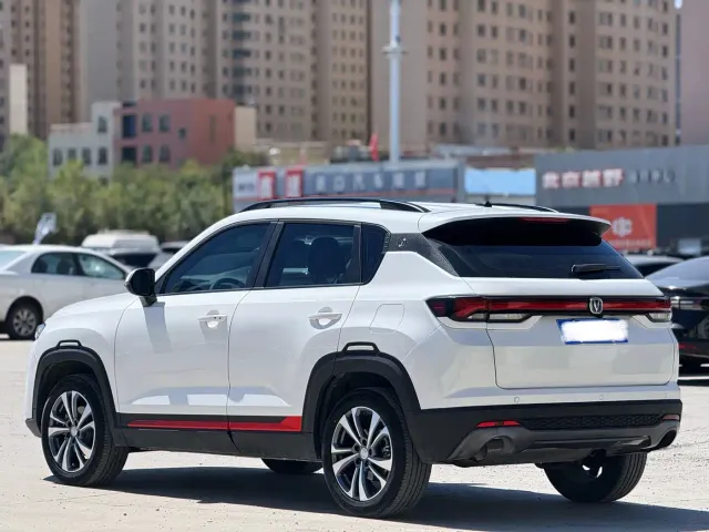 Changan CS35 Plus — Фото автомобиля 7