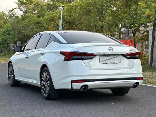 Nissan Teana — Фото автомобиля 4