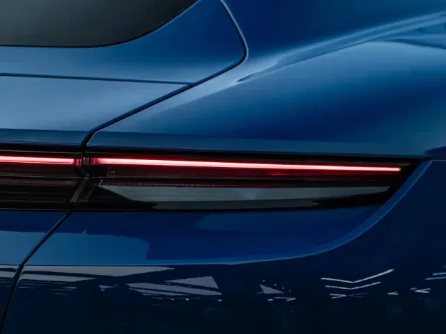 Porsche Taycan — Фото автомобиля 11