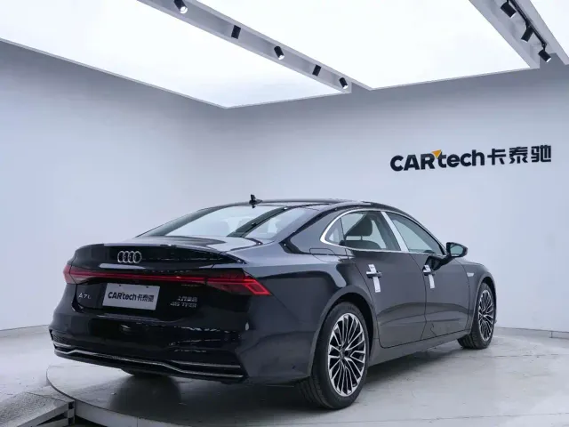 Audi A7L — Фото автомобиля 24