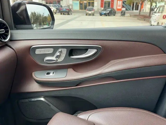 Mercedes-Benz V-Class — Фото автомобиля 14