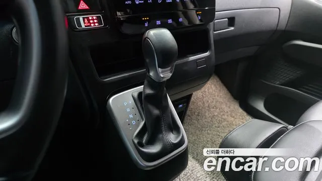Hyundai Staria Staria 4WD Tourer 9 мест — Фото автомобиля 9