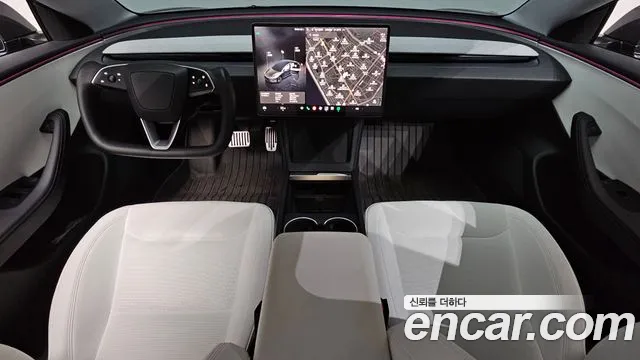 Tesla Model 3 — Фото автомобиля 7