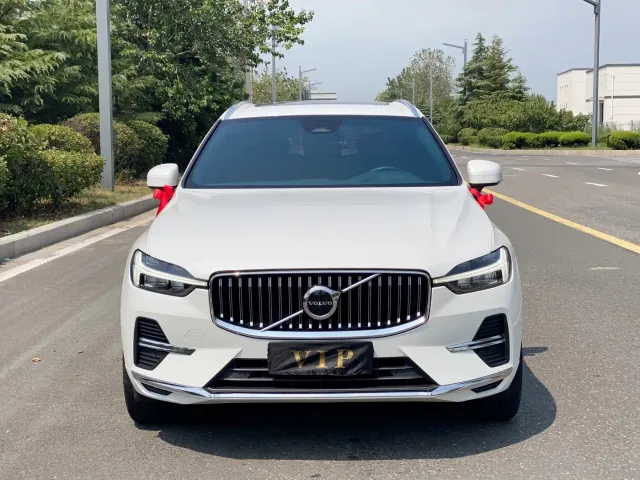 Volvo XC60 — Фото автомобиля 2