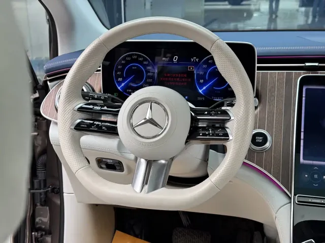 Mercedes-Benz EQE SUV — Фото автомобиля 13