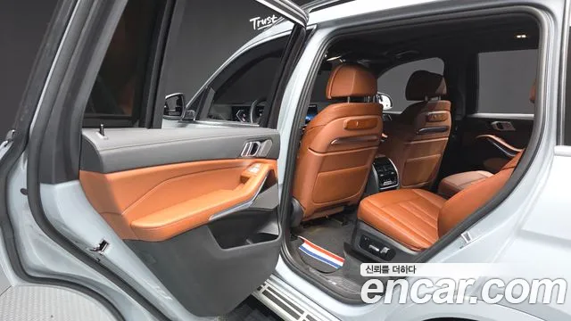 BMW X7 — Фото автомобиля 25