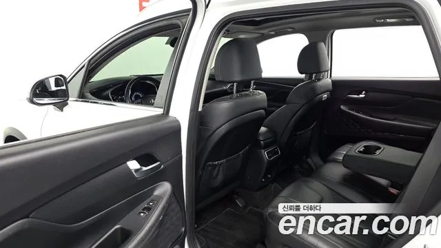 Hyundai Santafe Новый Santa Fe Дизель 2.2 4WD — Фото автомобиля 12