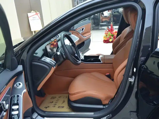 Mercedes-Benz S-Class — Фото автомобиля 4
