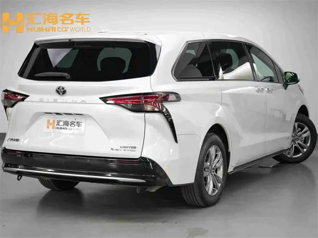 Toyota Sienna — Фото автомобиля 6
