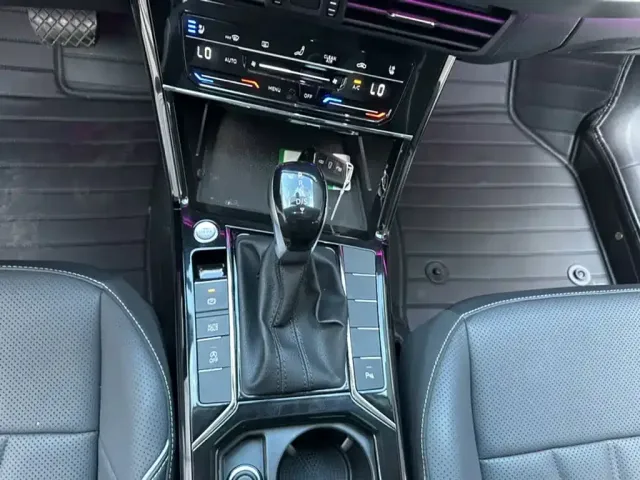 Volkswagen Passat — Фото автомобиля 12