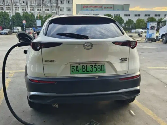 Mazda CX-30 EV — Фото автомобиля 4