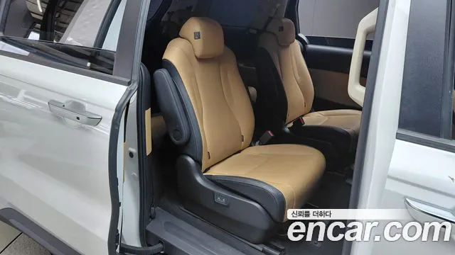 Kia Carnival Generation 4 — Фото автомобиля 15