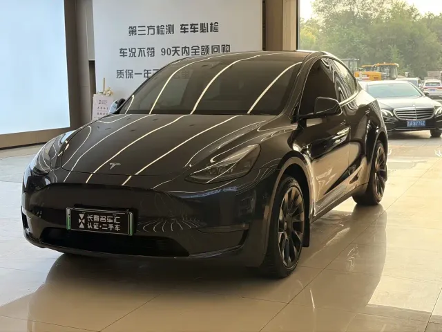 Фотография автомобиля — Tesla Model Y