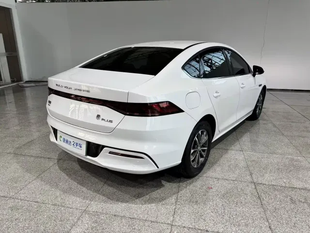 BYD Qin PLUS — Фото автомобиля 24