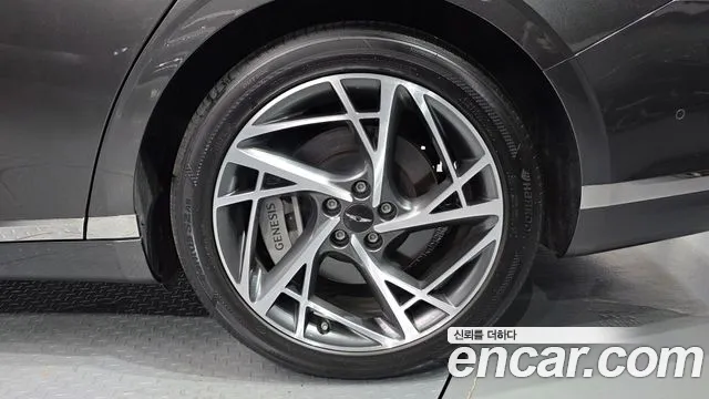 Genesis G90 — Фото автомобиля 20