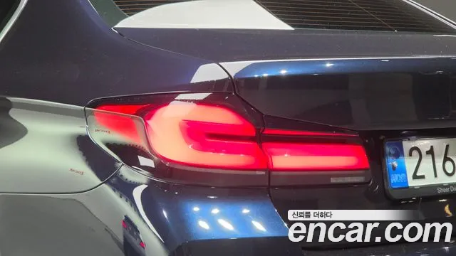 BMW 5 Series G30 — Фото автомобиля 8