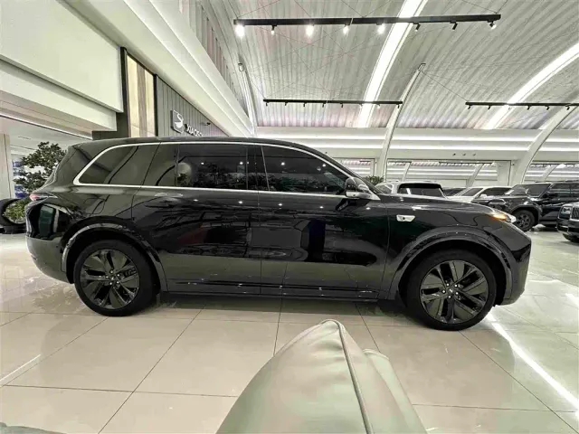 Li Auto L9 — Фото автомобиля 2