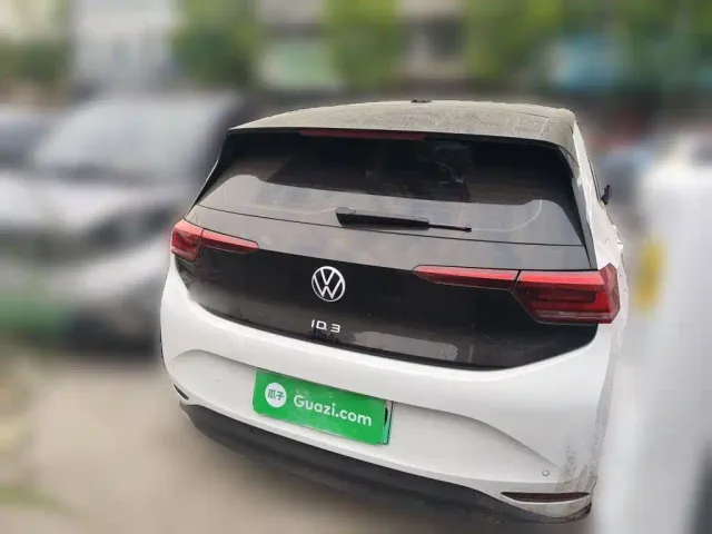 Volkswagen ID.3 — Фото автомобиля 3