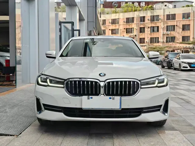 BMW 5 Series — Фото автомобиля 19