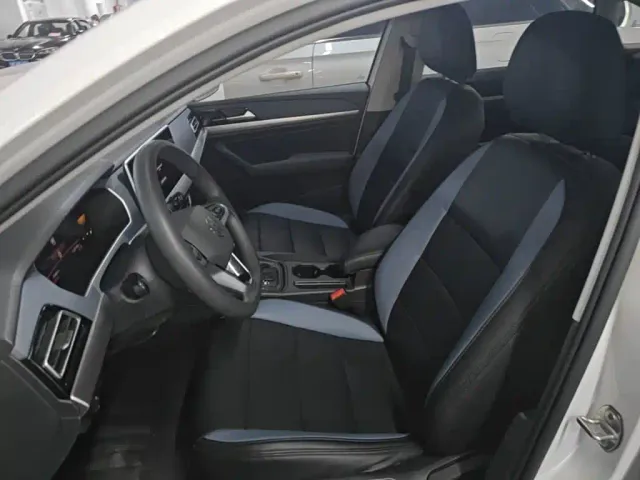 Volkswagen Lavida — Фото автомобиля 14