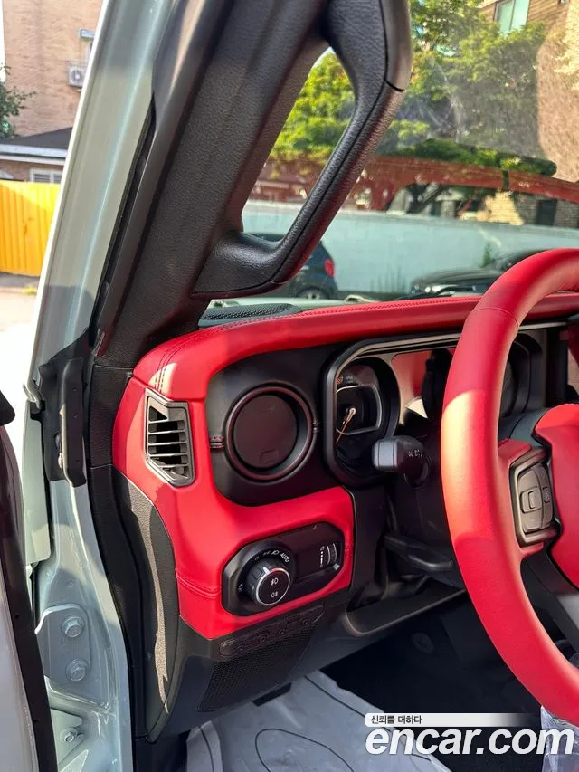 Jeep Wrangler JL — Фото автомобиля 12