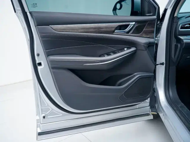 Landian E5 — Фото автомобиля 14
