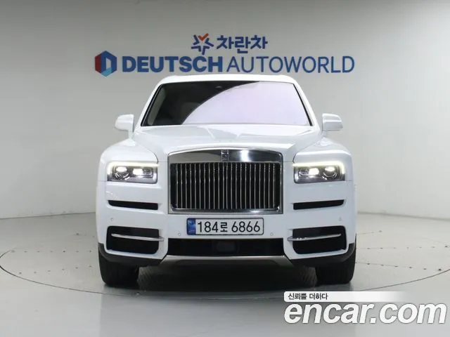 Rolls-Royce Cullinan — Фото автомобиля 3