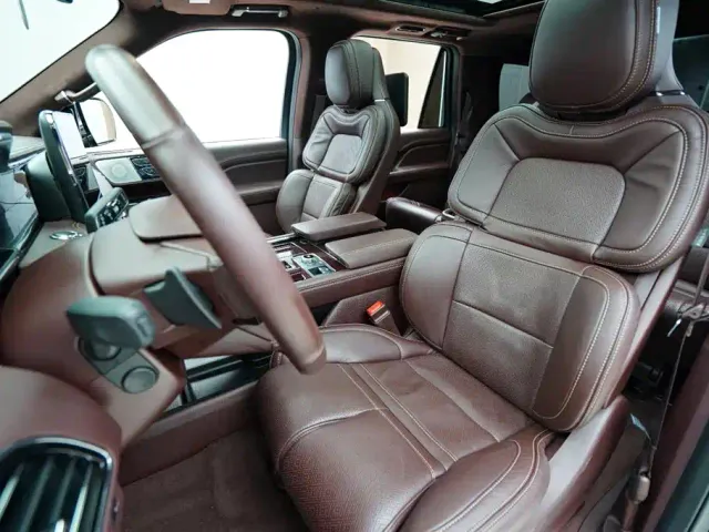 Lincoln Navigator — Фото автомобиля 4