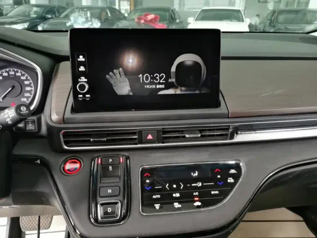 Honda Odyssey 2022 2.0L e:HEV Sharp Supreme Edition — Фото автомобиля 12