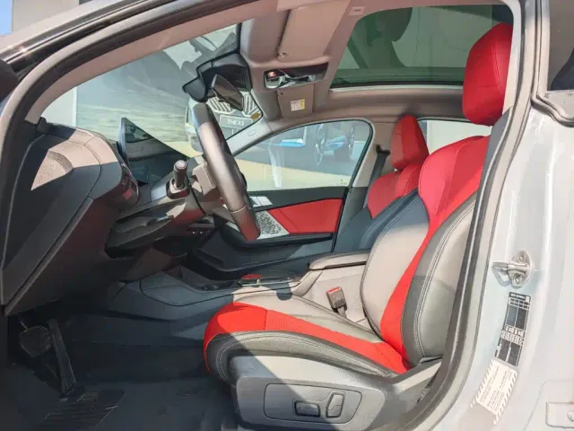 BMW BMW 2 Series 2025 225L M Sport Package — Фото автомобиля 10