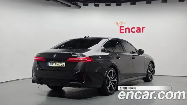 BMW 5-Series 5 серия (G60) 530i xDrive M Sport — Фото автомобиля 2