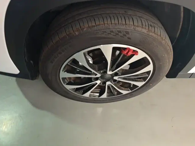 Geely Boyue — Фото автомобиля 22