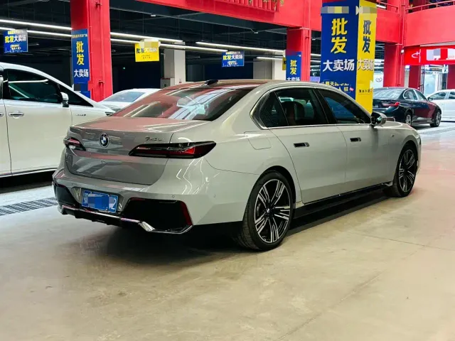 BMW 7 Series — Фото автомобиля 4