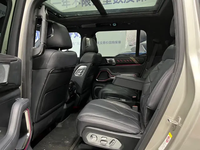 BYD FangChengBao Leopard 8 — Фото автомобиля 13