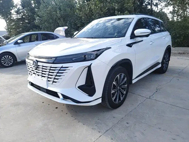 Фотография автомобиля — Changan CS75 Plus