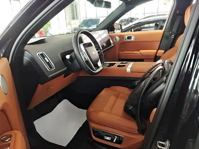 Li Auto L7 — Фото автомобиля 14