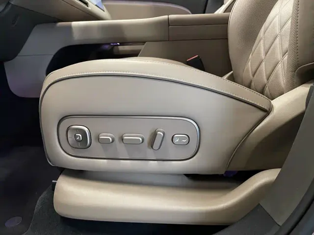 Li Auto Li Xiang L9 2026 Base Model — Фото автомобиля 25