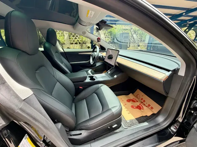 Tesla Model 3 — Фото автомобиля 13