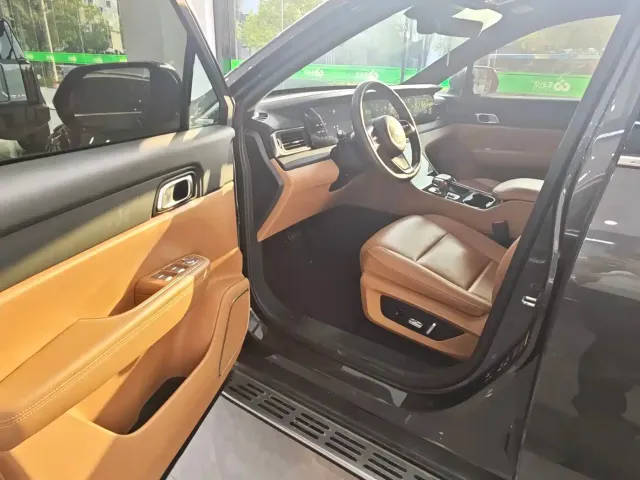 Li Auto ONE — Фото автомобиля 5